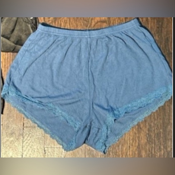 2 -pc  blue crop top Jammie set - size small. Great condition - Picture 3 of 3